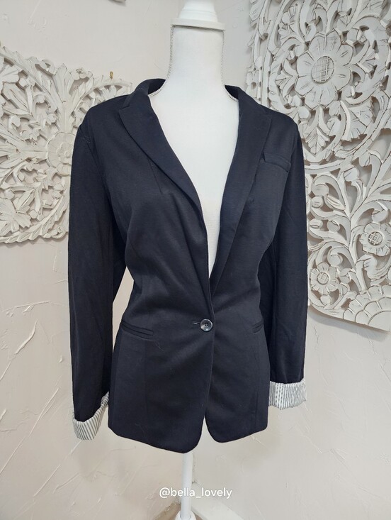 Jackets & Blazers - NWT Black Women's Single-Button Blazer Jacket